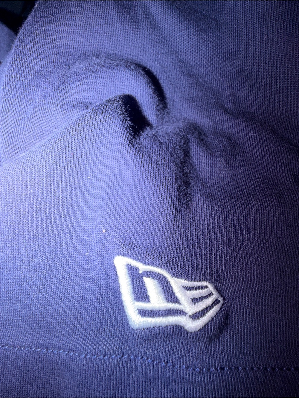 New Era Navy T‑Shirt with Green Camo NY Yankees Logo - Picture 5 of 7